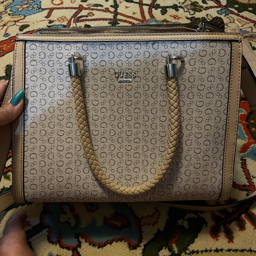 👜Large Guess crossbody bag👜
